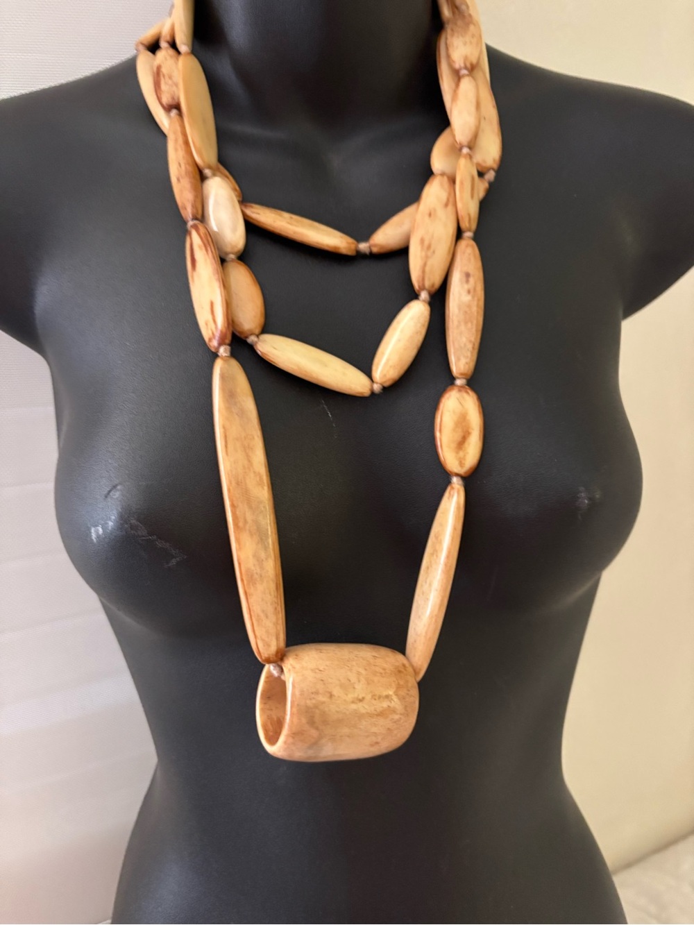 Inspired in Iris Apfel Style Monies Bone necklace